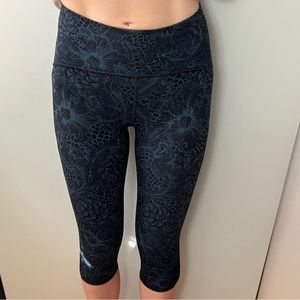Lululemon cropped leggings